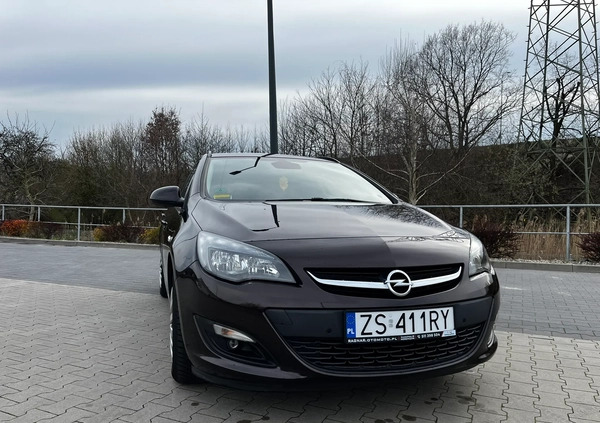 Opel Astra cena 35990 przebieg: 105500, rok produkcji 2015 z Szczecin małe 631